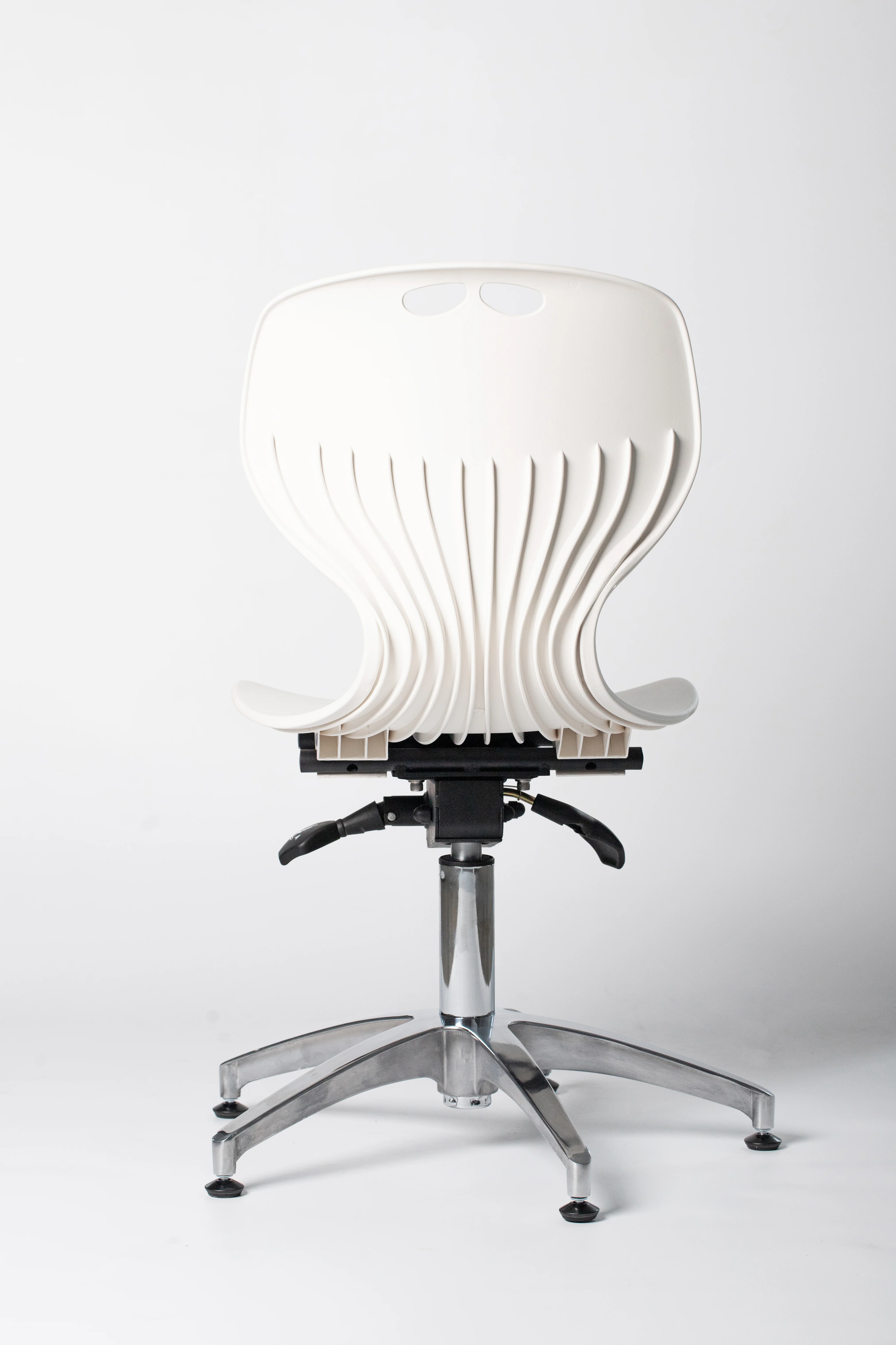 TILTING POTTER'S CHAIR STOOL - Image 6