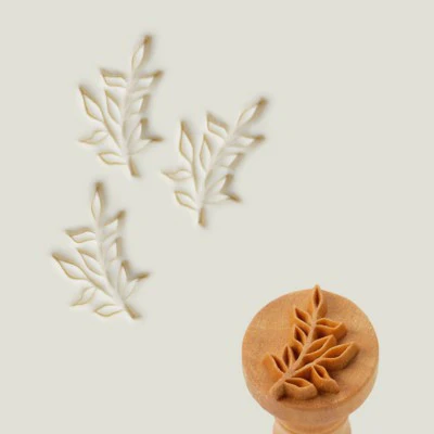 MKM MEDIUM STAMP - LEAVES ON A BRANCH (SCM-276)
