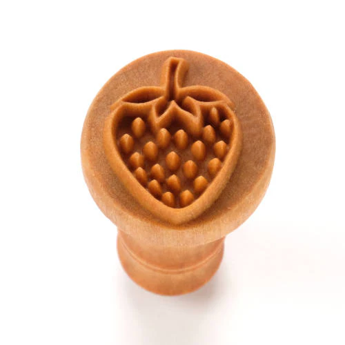 MKM MEDIUM STAMP - STRAWBERRY (SCM-303)